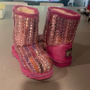 Bearpaw little kids size 9 boots